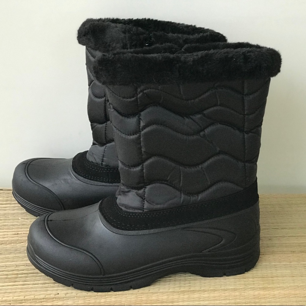Waterproof Women Quilted Black Winter Boot Size 9